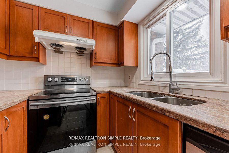 Photo 24 of 197 Tamarack Drive, Markham, Aileen-Willowbrook — HOMEH