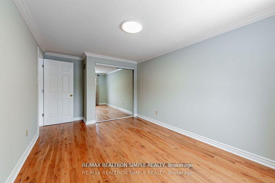 Photo 3 of 197 Tamarack Drive, Markham, Aileen-Willowbrook — HOMEH