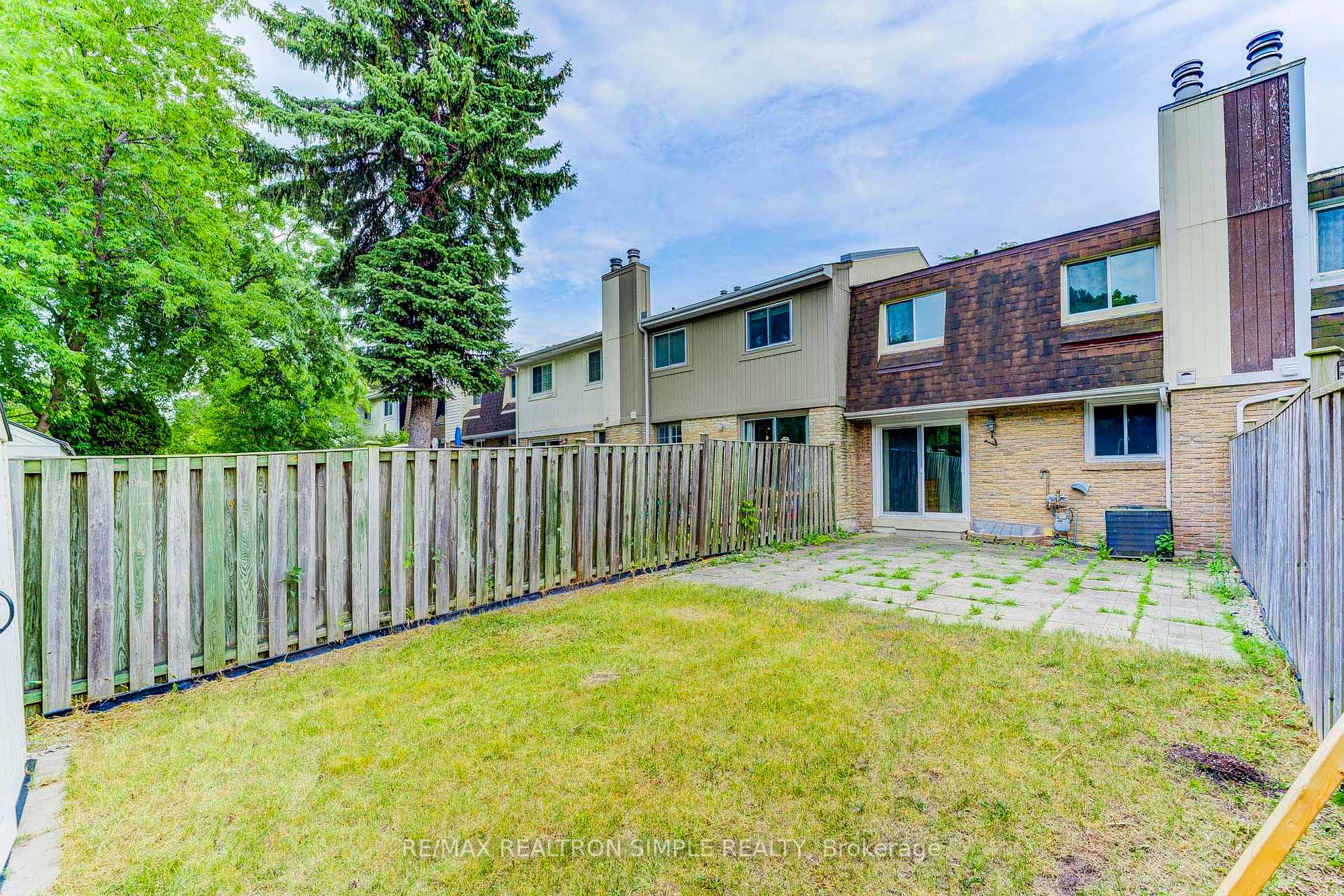 Photo 37 of 197 Tamarack Drive, Markham, Aileen-Willowbrook — HOMEH