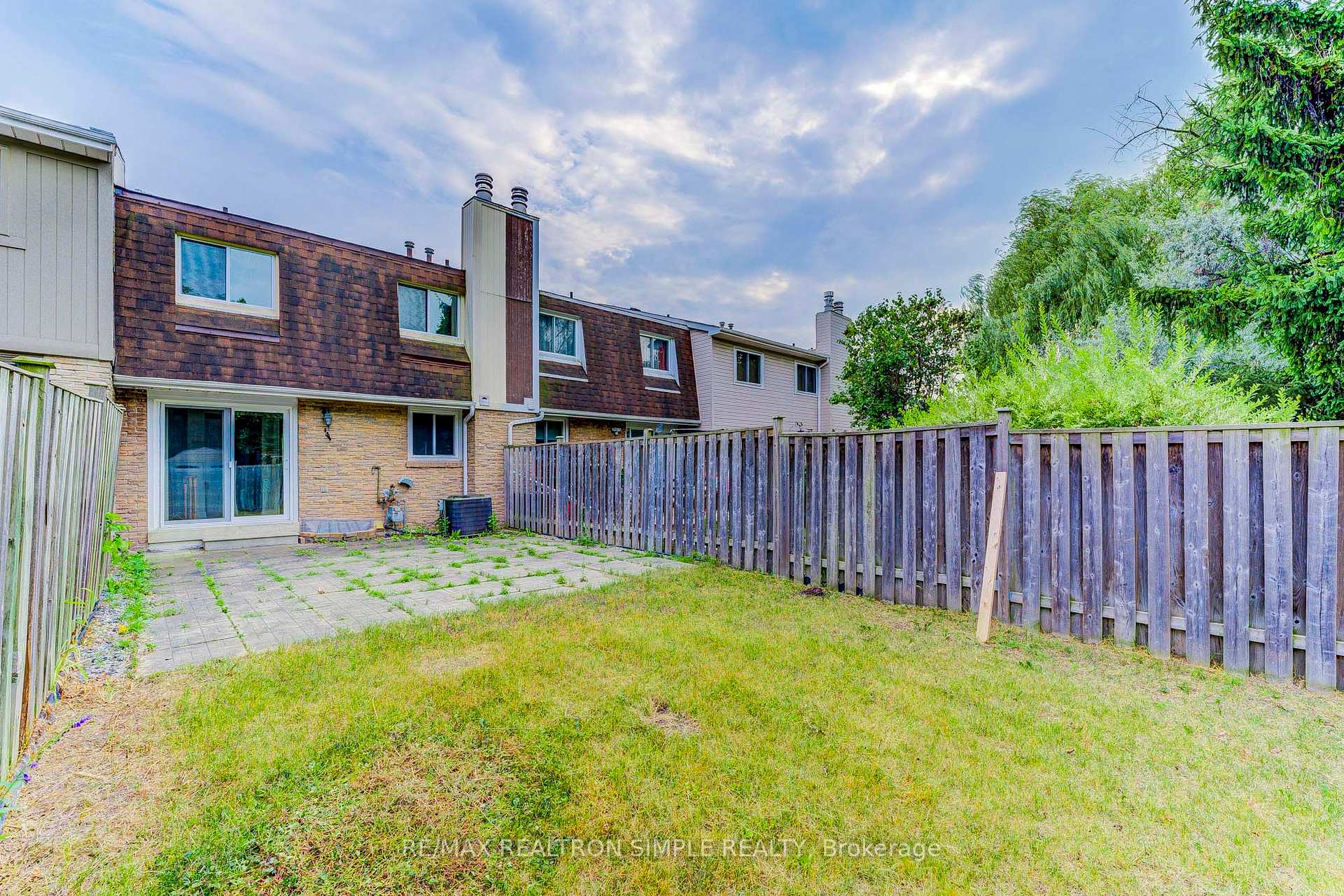 Photo 38 of 197 Tamarack Drive, Markham, Aileen-Willowbrook — HOMEH
