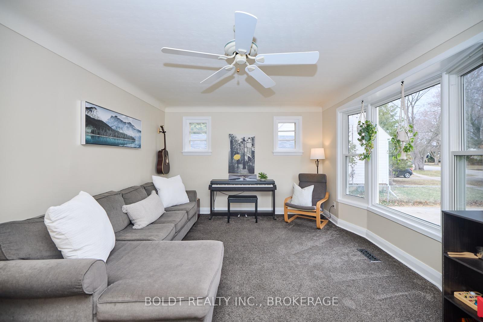 Photo 3 of 79 Devon Road, St. Catharines, Vine/Linwell — HOMEH