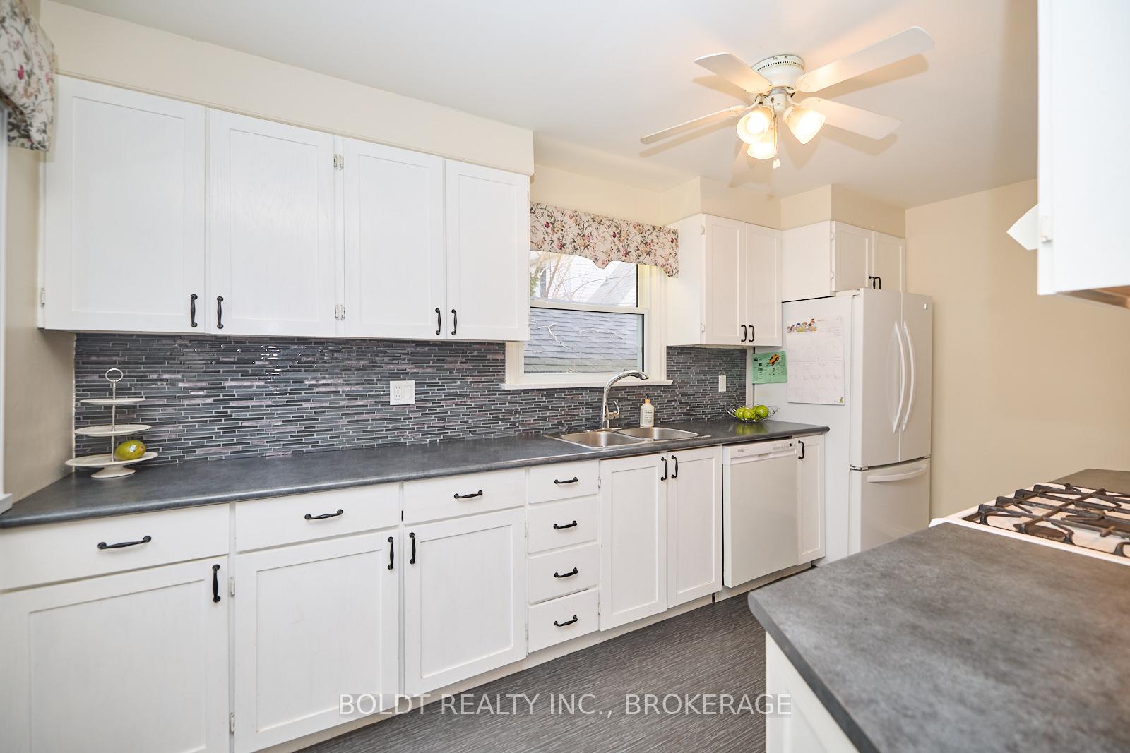 Photo 10 of 79 Devon Road, St. Catharines, Vine/Linwell — HOMEH