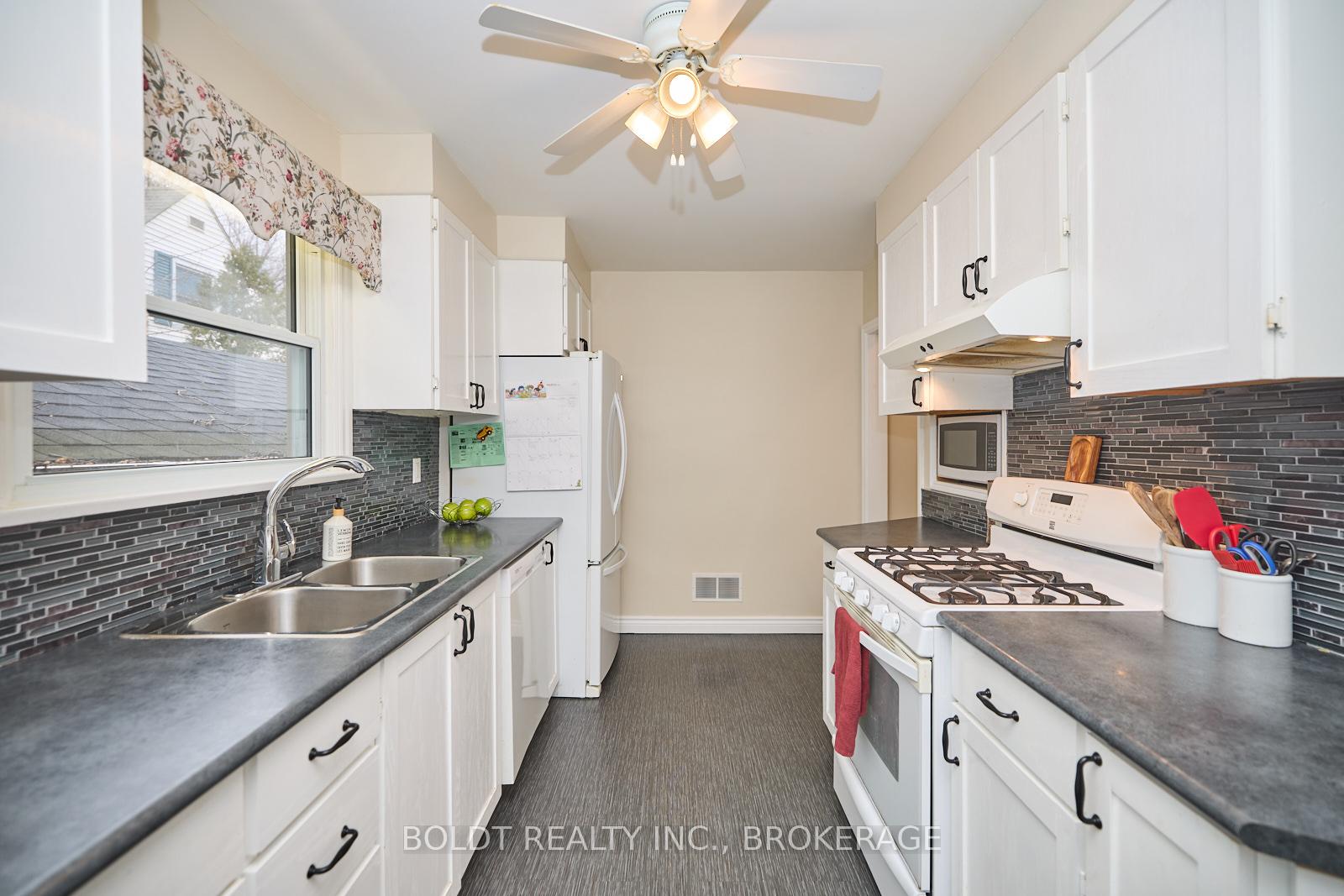 Photo 14 of 79 Devon Road, St. Catharines, Vine/Linwell — HOMEH