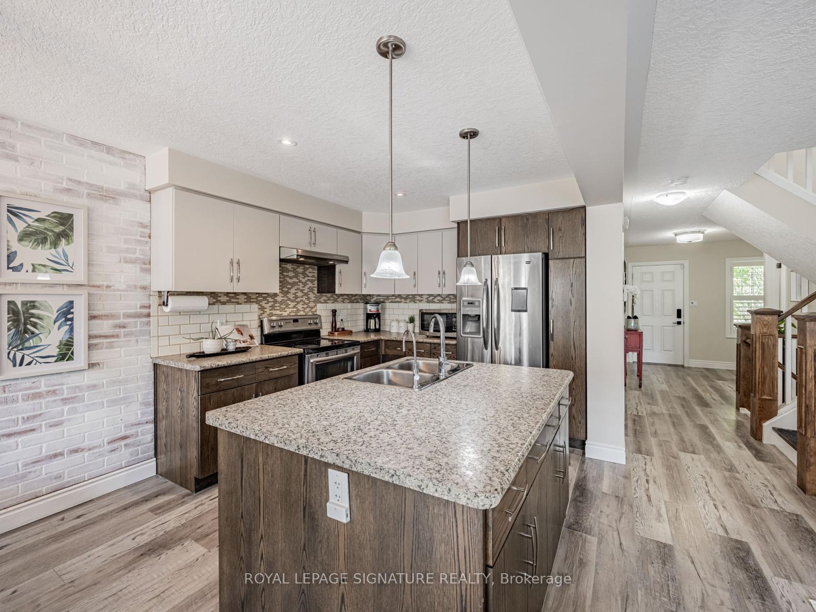 Photo 9 of 84 Amsterdam Crescent, Guelph, Pineridge/Westminster Woods — HOMEH