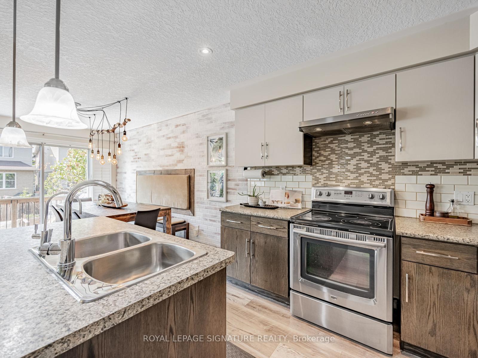 Photo 11 of 84 Amsterdam Crescent, Guelph, Pineridge/Westminster Woods — HOMEH