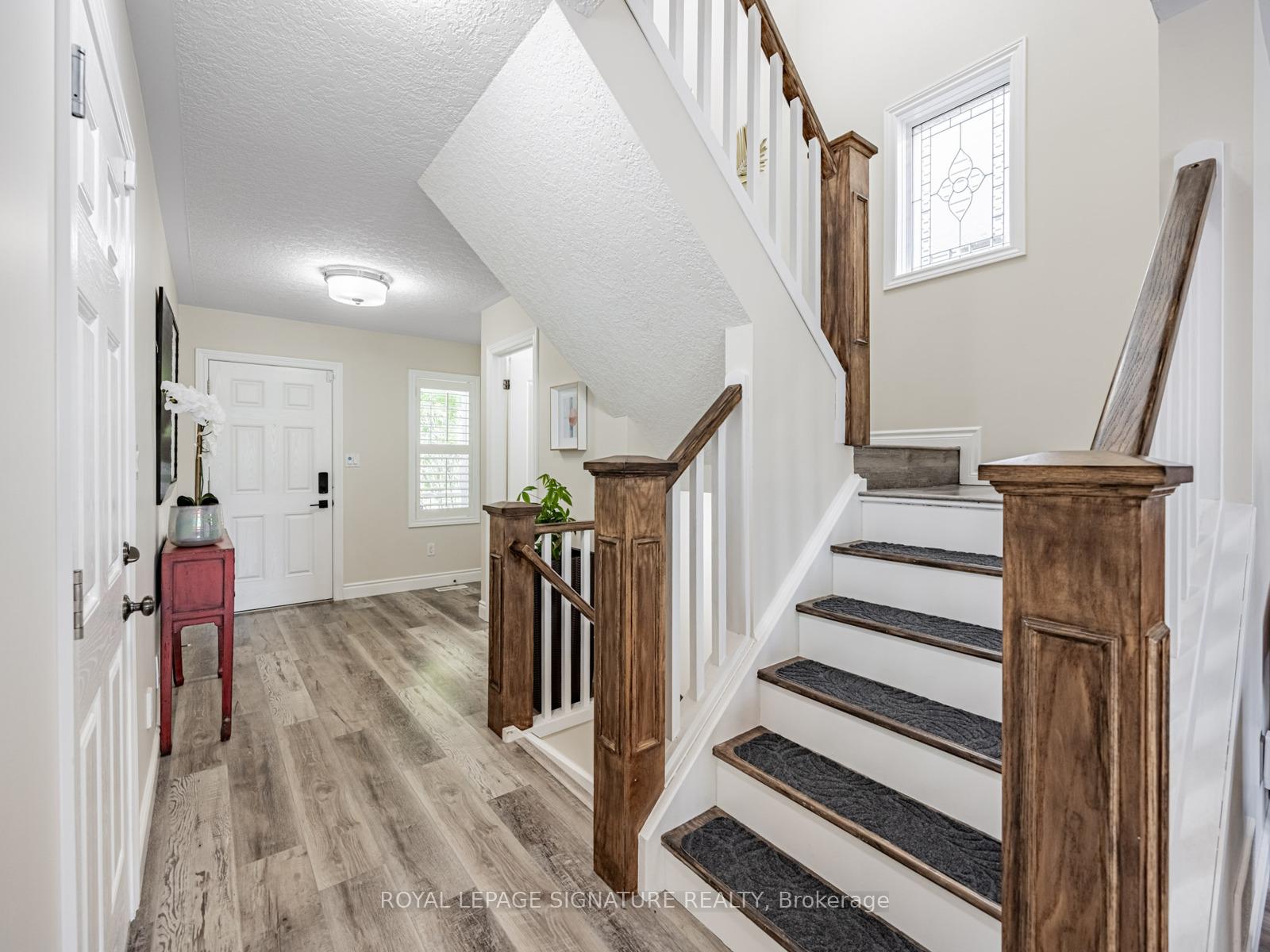Photo 13 of 84 Amsterdam Crescent, Guelph, Pineridge/Westminster Woods — HOMEH