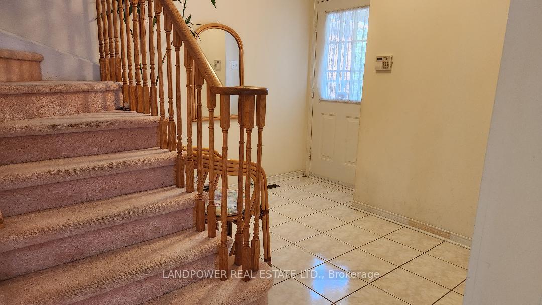 Photo 8 of 85 Sophia Road, Markham, Middlefield — HOMEH