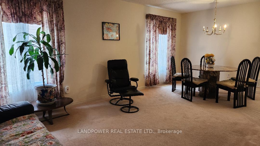 Photo 3 of 85 Sophia Road, Markham, Middlefield — HOMEH