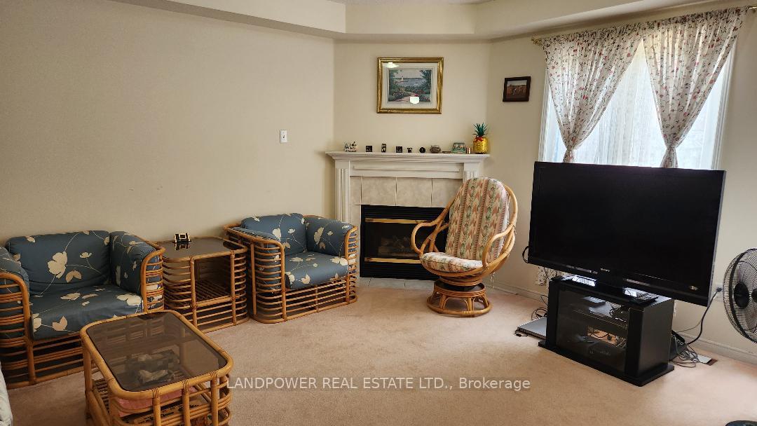 Photo 10 of 85 Sophia Road, Markham, Middlefield — HOMEH