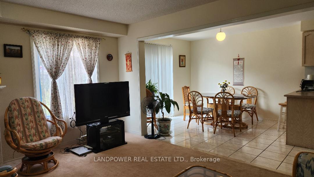 Photo 24 of 85 Sophia Road, Markham, Middlefield — HOMEH