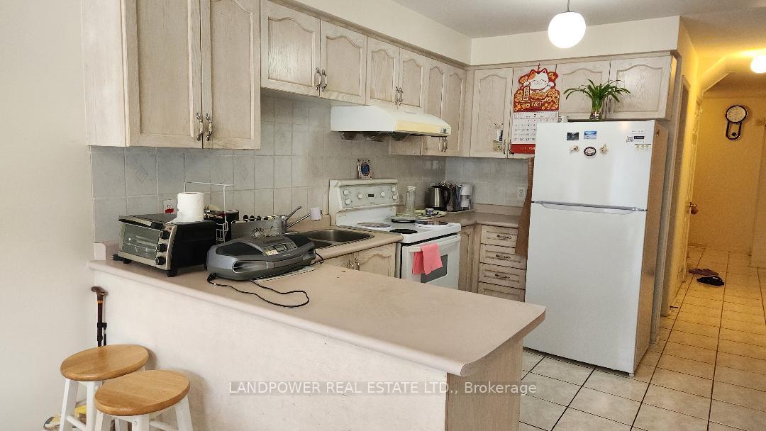 Photo 7 of 85 Sophia Road, Markham, Middlefield — HOMEH
