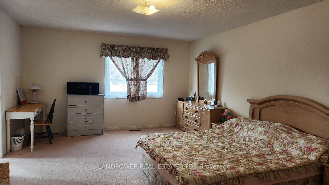 Photo 4 of 85 Sophia Road, Markham, Middlefield — HOMEH