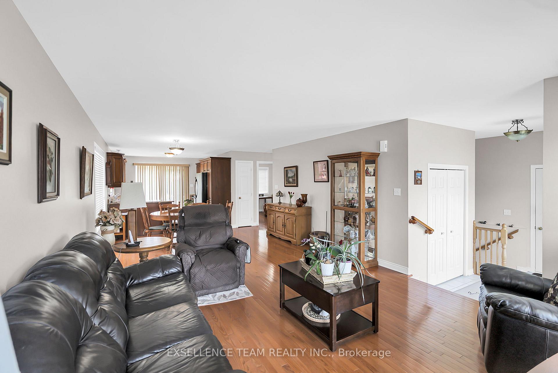 Photo 4 of 1294 Daprat Avenue, Cornwall — HOMEH
