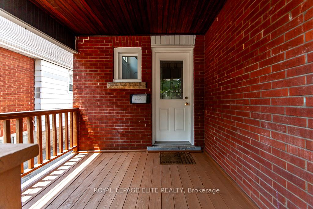 Photo 4 of 47 Weir Street N, Hamilton, Homeside — HOMEH