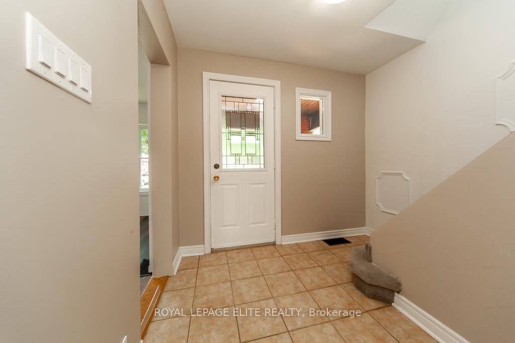 Photo 2 of 47 Weir Street N, Hamilton, Homeside — HOMEH