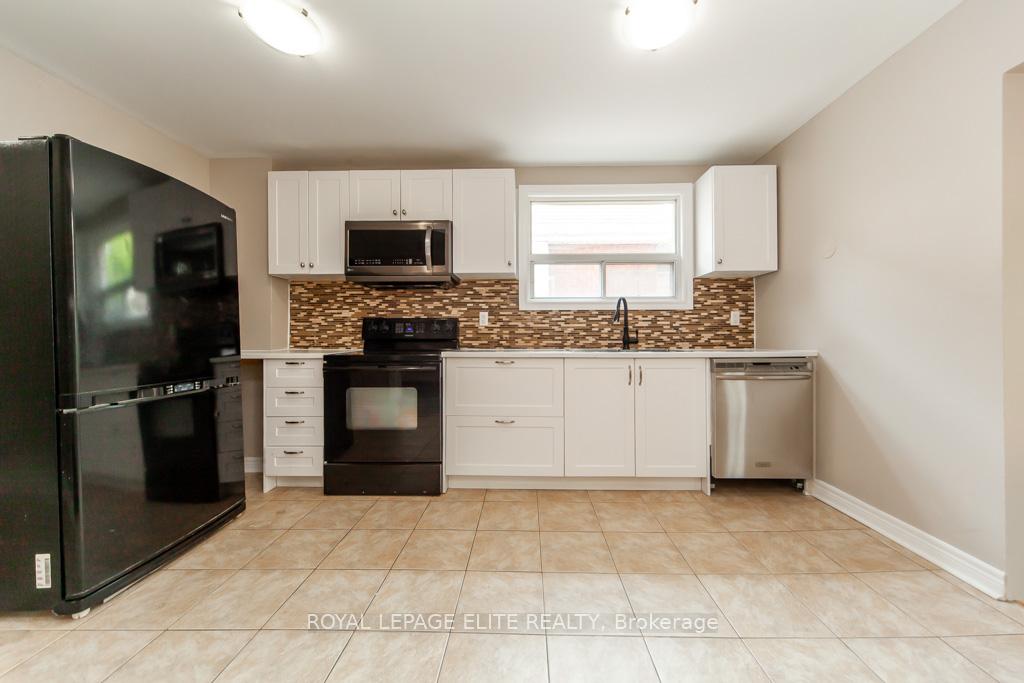 Photo 3 of 47 Weir Street N, Hamilton, Homeside — HOMEH
