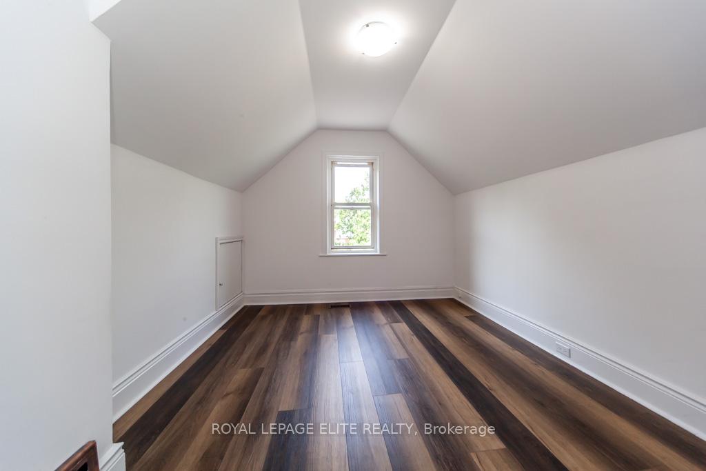 Photo 28 of 47 Weir Street N, Hamilton, Homeside — HOMEH
