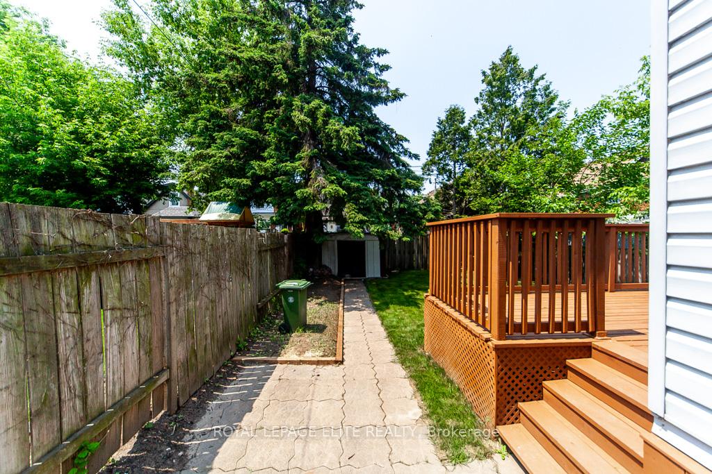 Photo 33 of 47 Weir Street N, Hamilton, Homeside — HOMEH