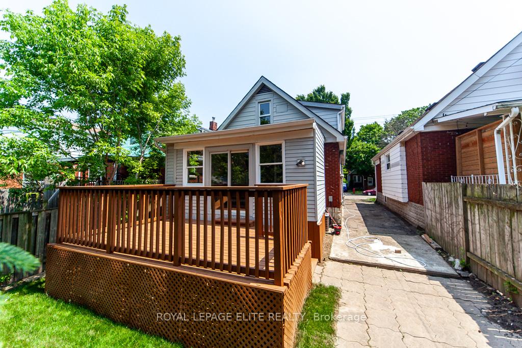 Photo 39 of 47 Weir Street N, Hamilton, Homeside — HOMEH
