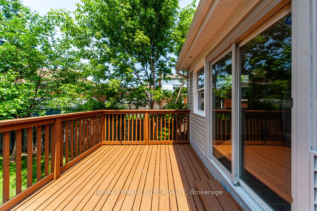 Photo 38 of 47 Weir Street N, Hamilton, Homeside — HOMEH