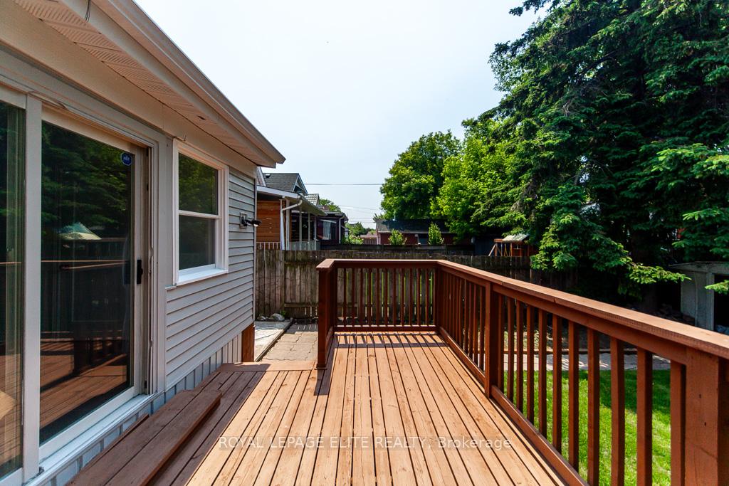 Photo 37 of 47 Weir Street N, Hamilton, Homeside — HOMEH