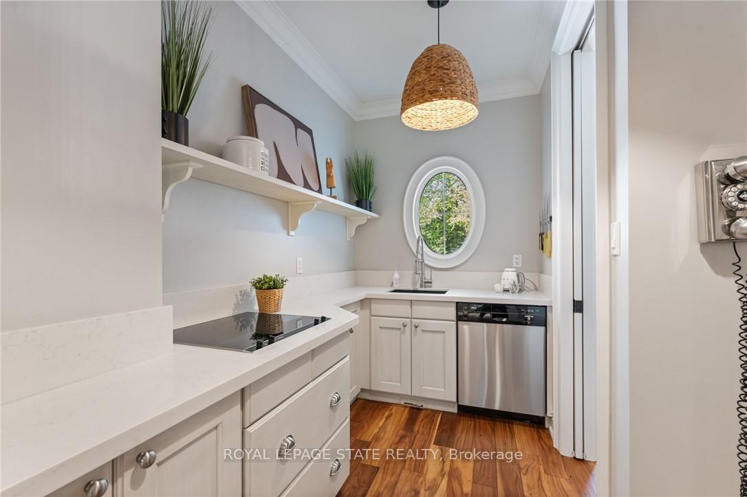 Photo 10 of 84 Jerseyville Road, Hamilton, Ancaster — HOMEH