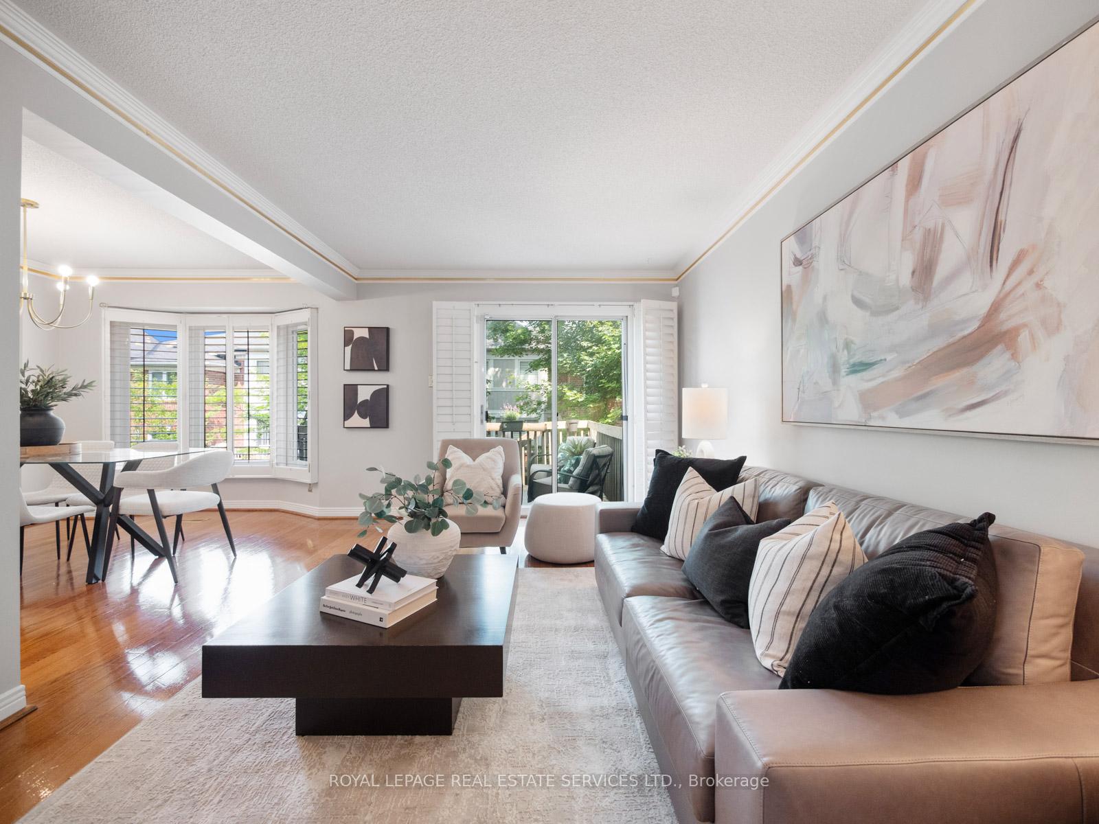 Photo 11 of 58 Brownstone Circle, Vaughan, Crestwood-Springfarm-Yorkhill — HOMEH