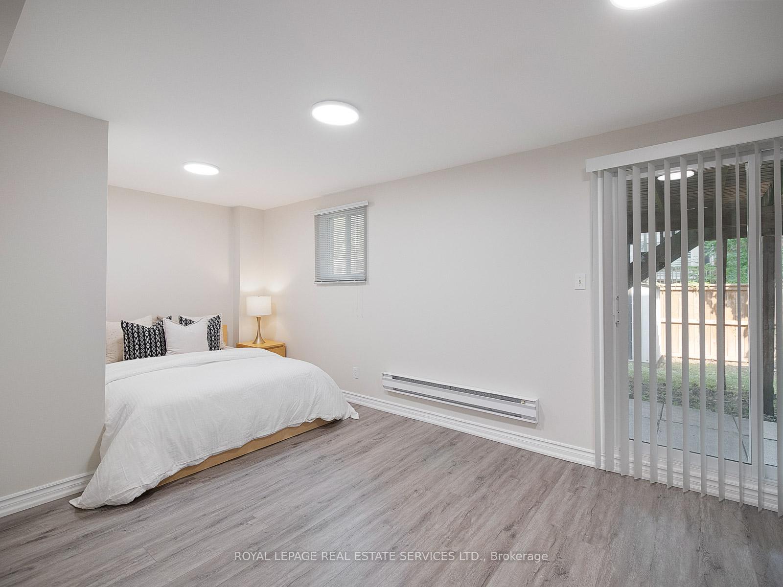 Photo 22 of 58 Brownstone Circle, Vaughan, Crestwood-Springfarm-Yorkhill — HOMEH