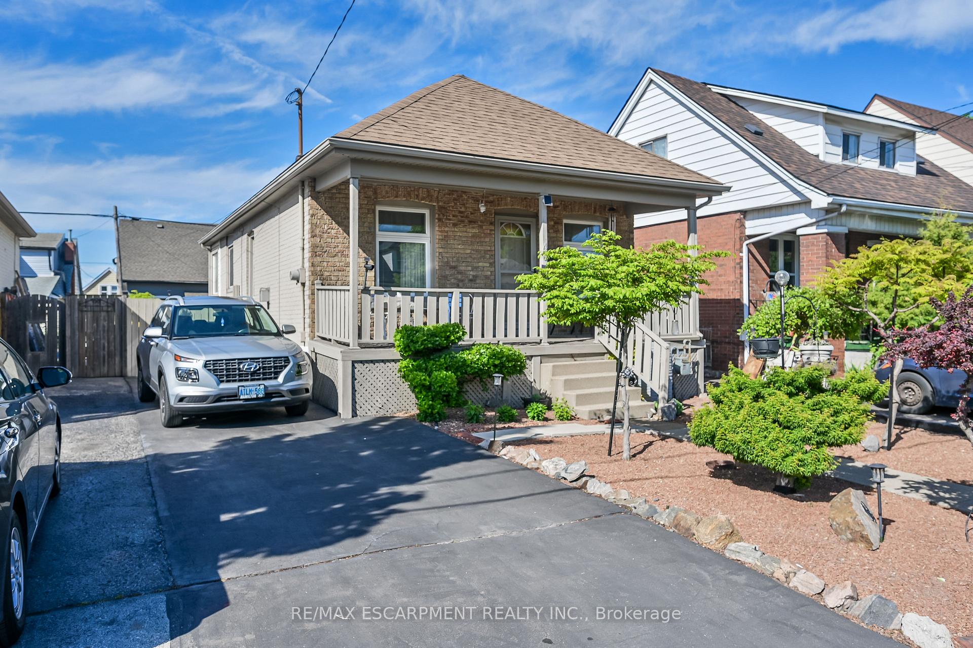 Photo 1 of 49 Craigmiller Avenue, Hamilton, Crown Point — HOMEH
