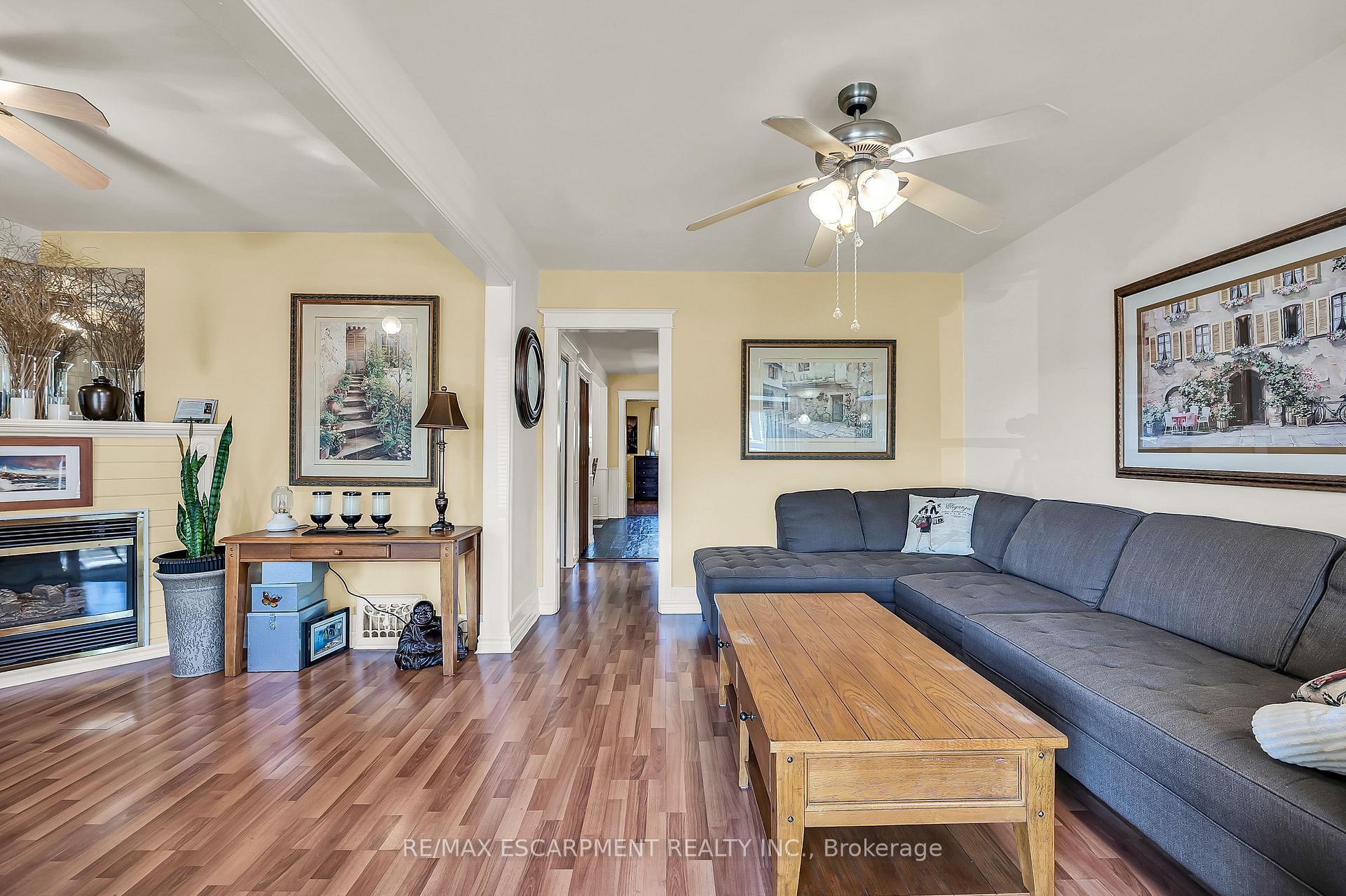 Photo 5 of 49 Craigmiller Avenue, Hamilton, Crown Point — HOMEH