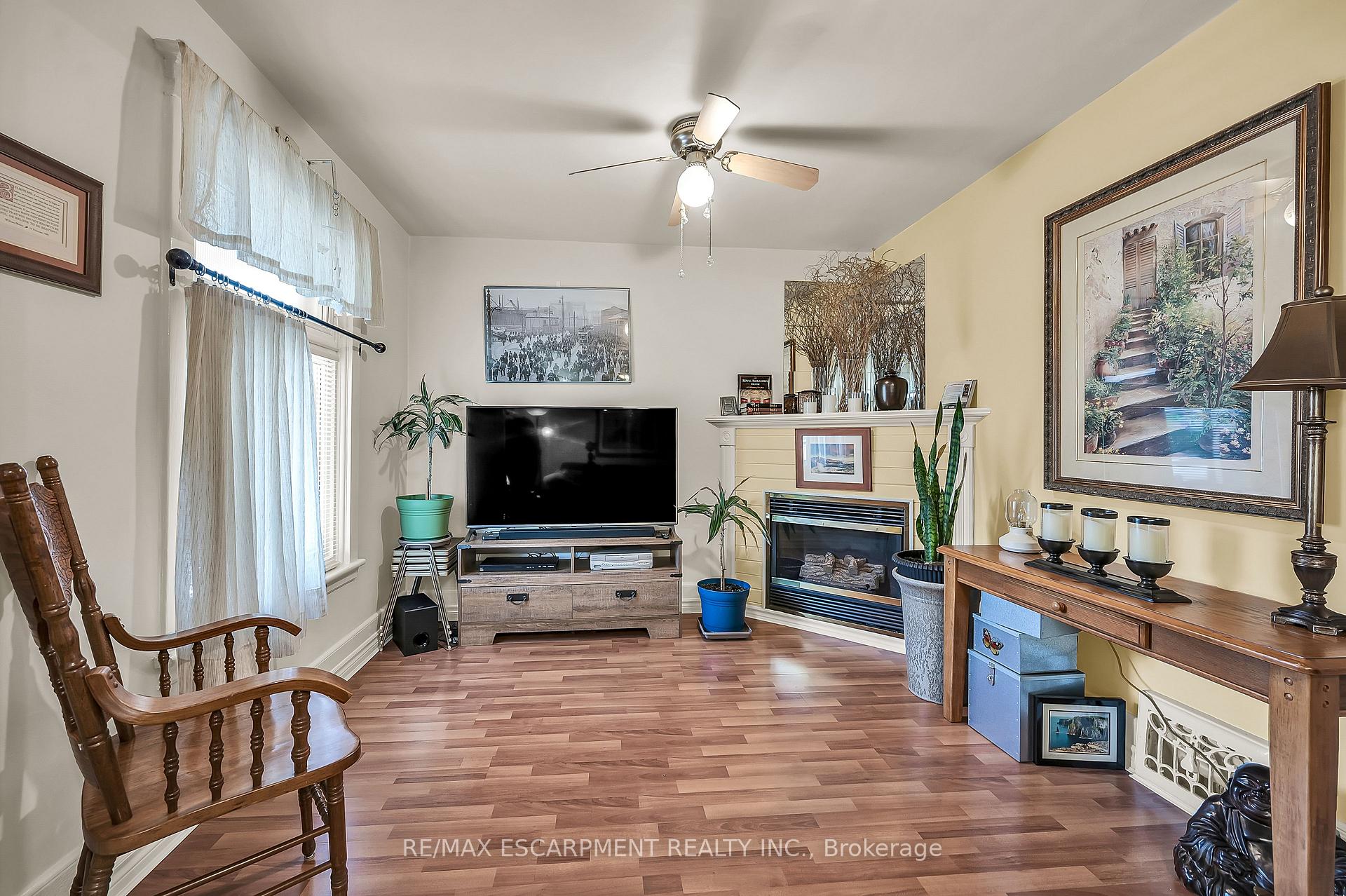 Photo 17 of 49 Craigmiller Avenue, Hamilton, Crown Point — HOMEH