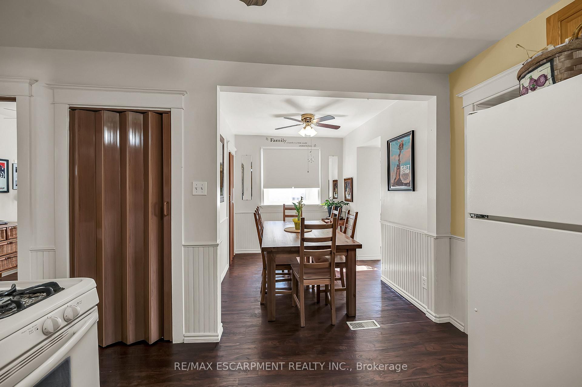 Photo 9 of 49 Craigmiller Avenue, Hamilton, Crown Point — HOMEH