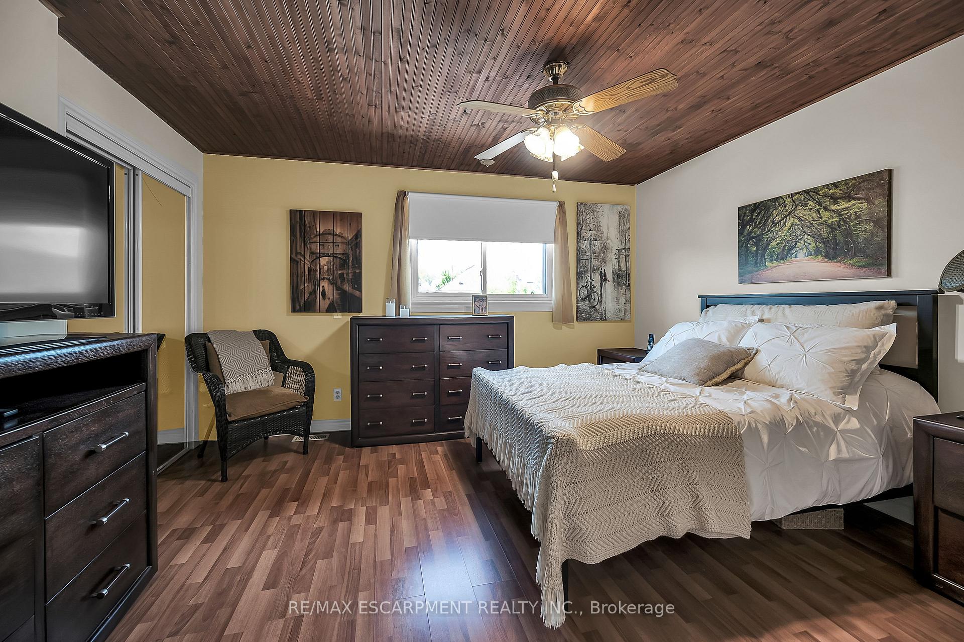 Photo 42 of 49 Craigmiller Avenue, Hamilton, Crown Point — HOMEH