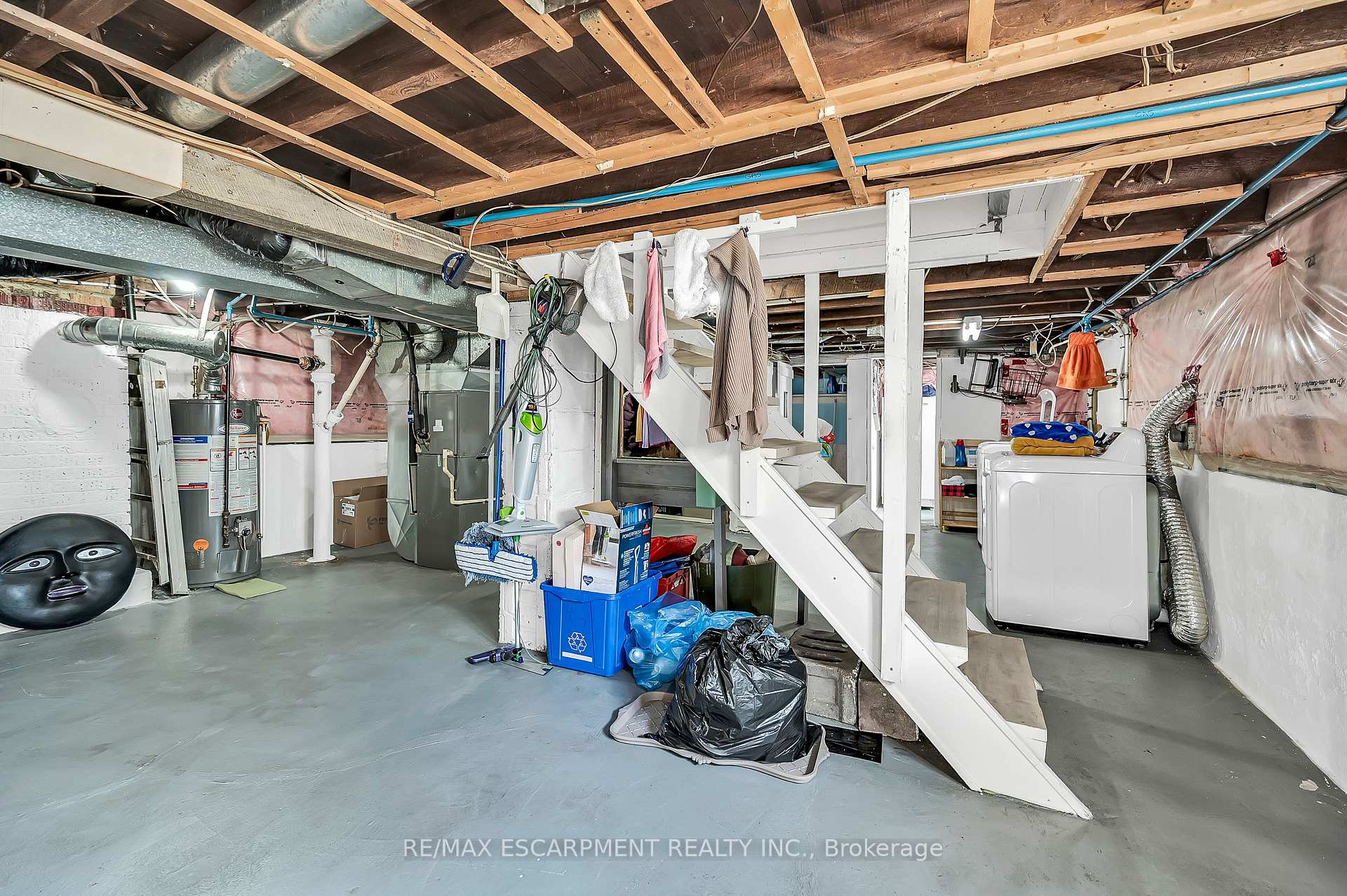 Photo 24 of 49 Craigmiller Avenue, Hamilton, Crown Point — HOMEH