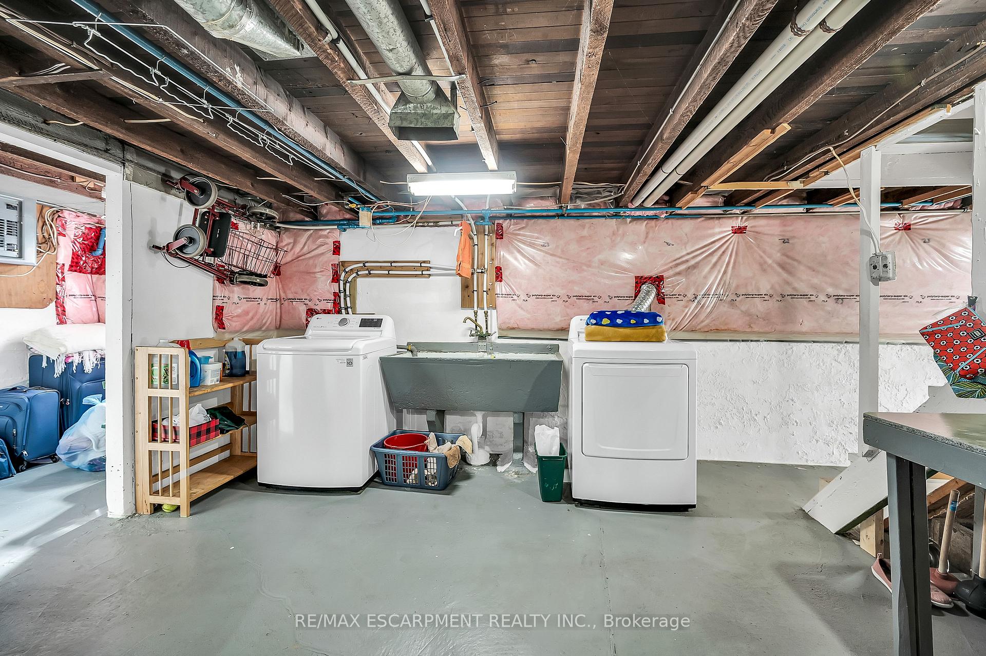 Photo 28 of 49 Craigmiller Avenue, Hamilton, Crown Point — HOMEH