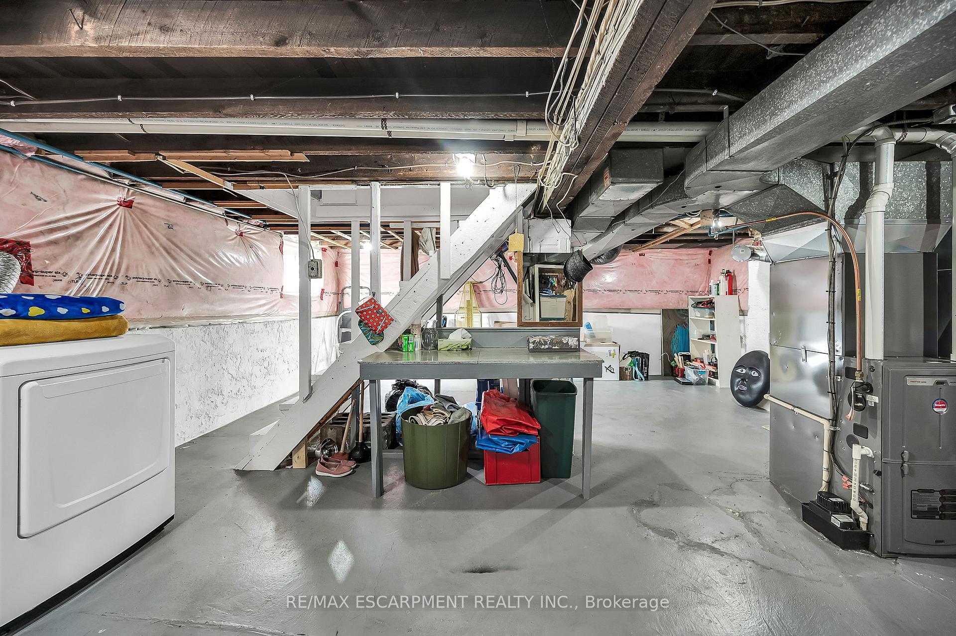 Photo 30 of 49 Craigmiller Avenue, Hamilton, Crown Point — HOMEH