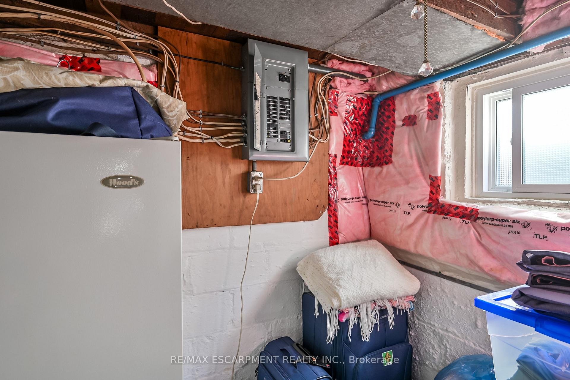Photo 27 of 49 Craigmiller Avenue, Hamilton, Crown Point — HOMEH