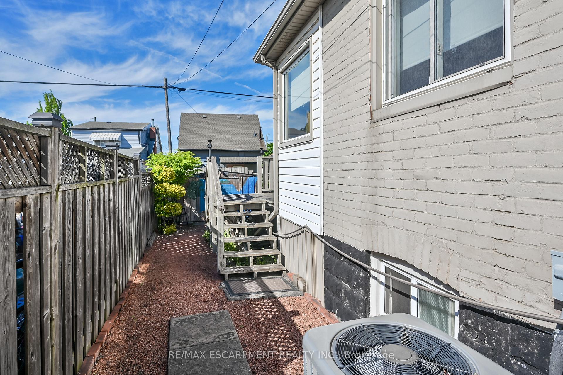 Photo 41 of 49 Craigmiller Avenue, Hamilton, Crown Point — HOMEH