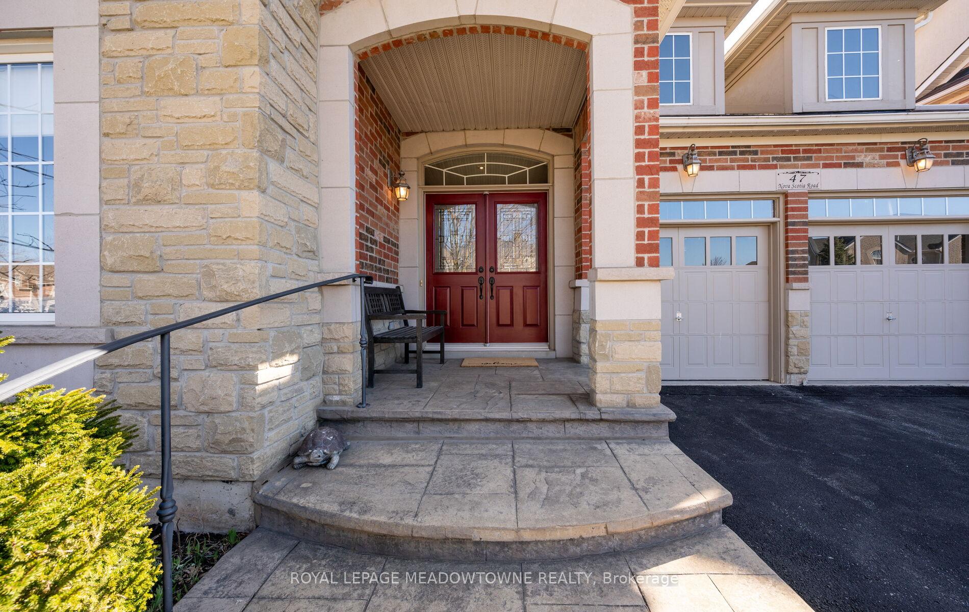 Photo 4 of 47 Nova Scotia Road, Brampton, Bram West — HOMEH