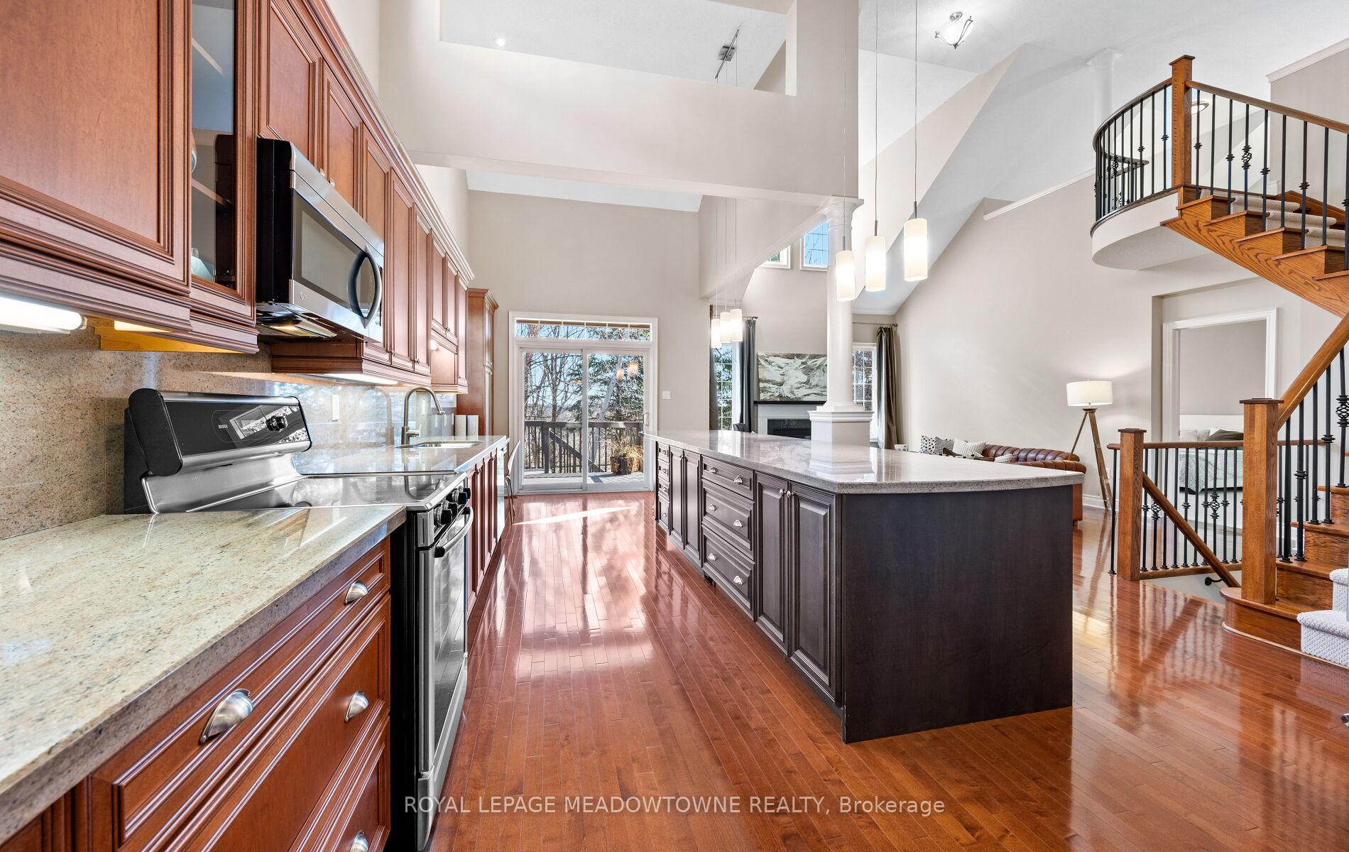 Photo 11 of 47 Nova Scotia Road, Brampton, Bram West — HOMEH