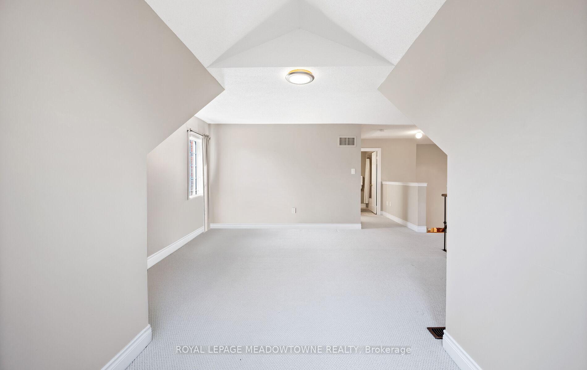 Photo 32 of 47 Nova Scotia Road, Brampton, Bram West — HOMEH