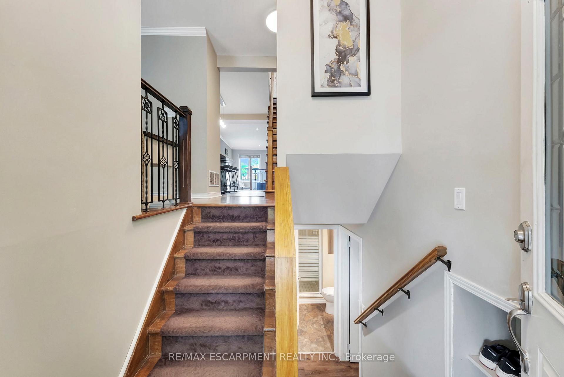 Photo 4 of 187 Darlington Drive, Hamilton, Gilbert — HOMEH