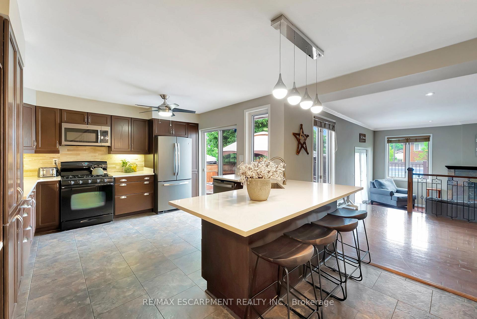 Photo 12 of 187 Darlington Drive, Hamilton, Gilbert — HOMEH