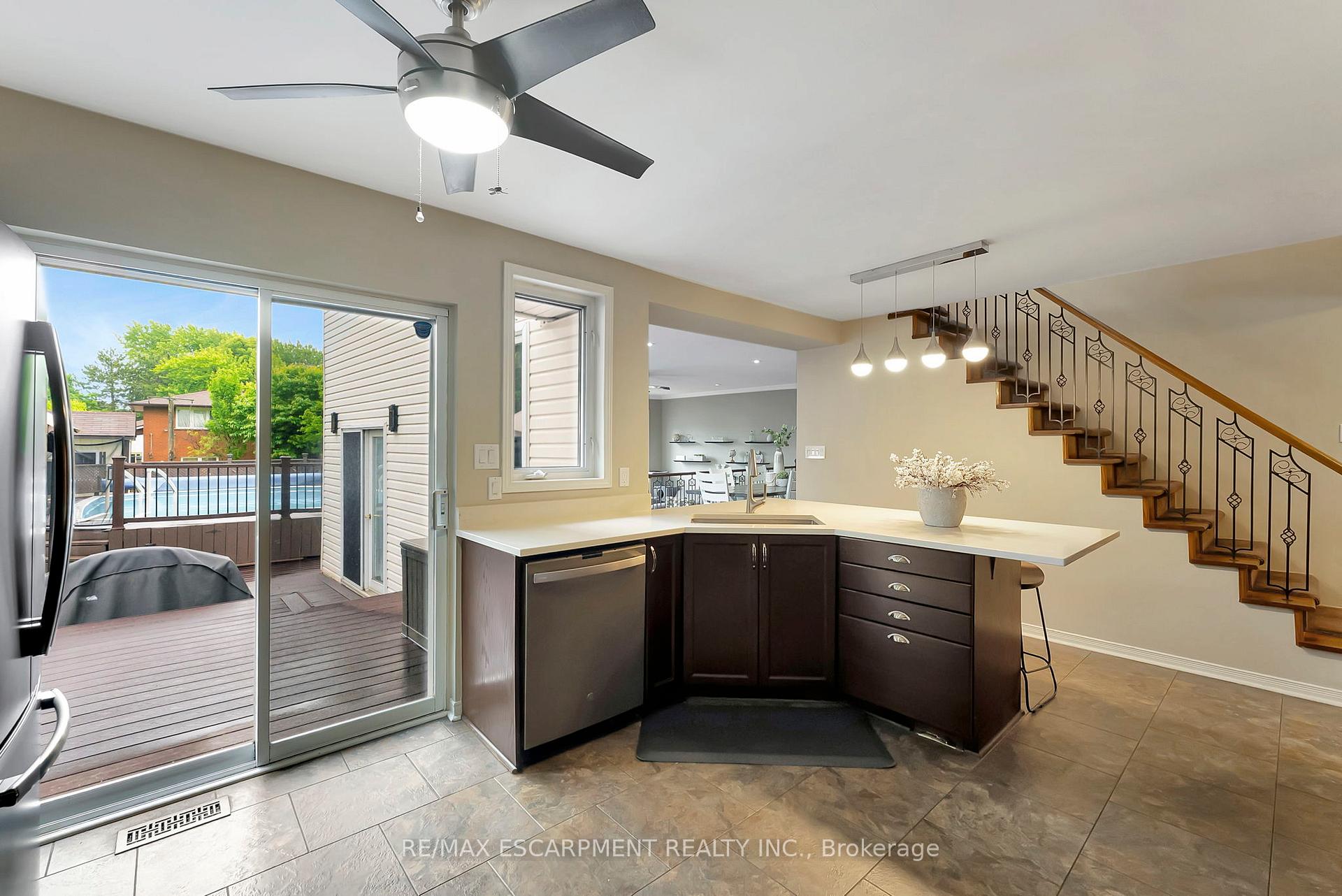 Photo 10 of 187 Darlington Drive, Hamilton, Gilbert — HOMEH