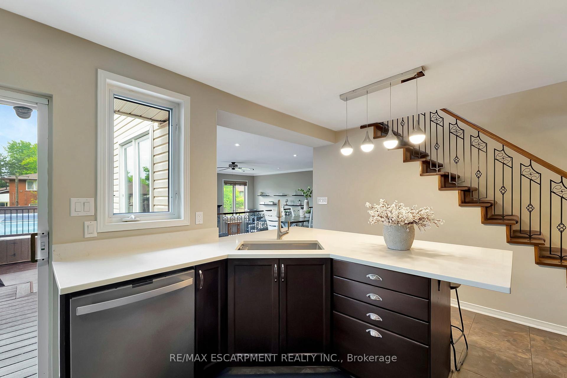 Photo 20 of 187 Darlington Drive, Hamilton, Gilbert — HOMEH