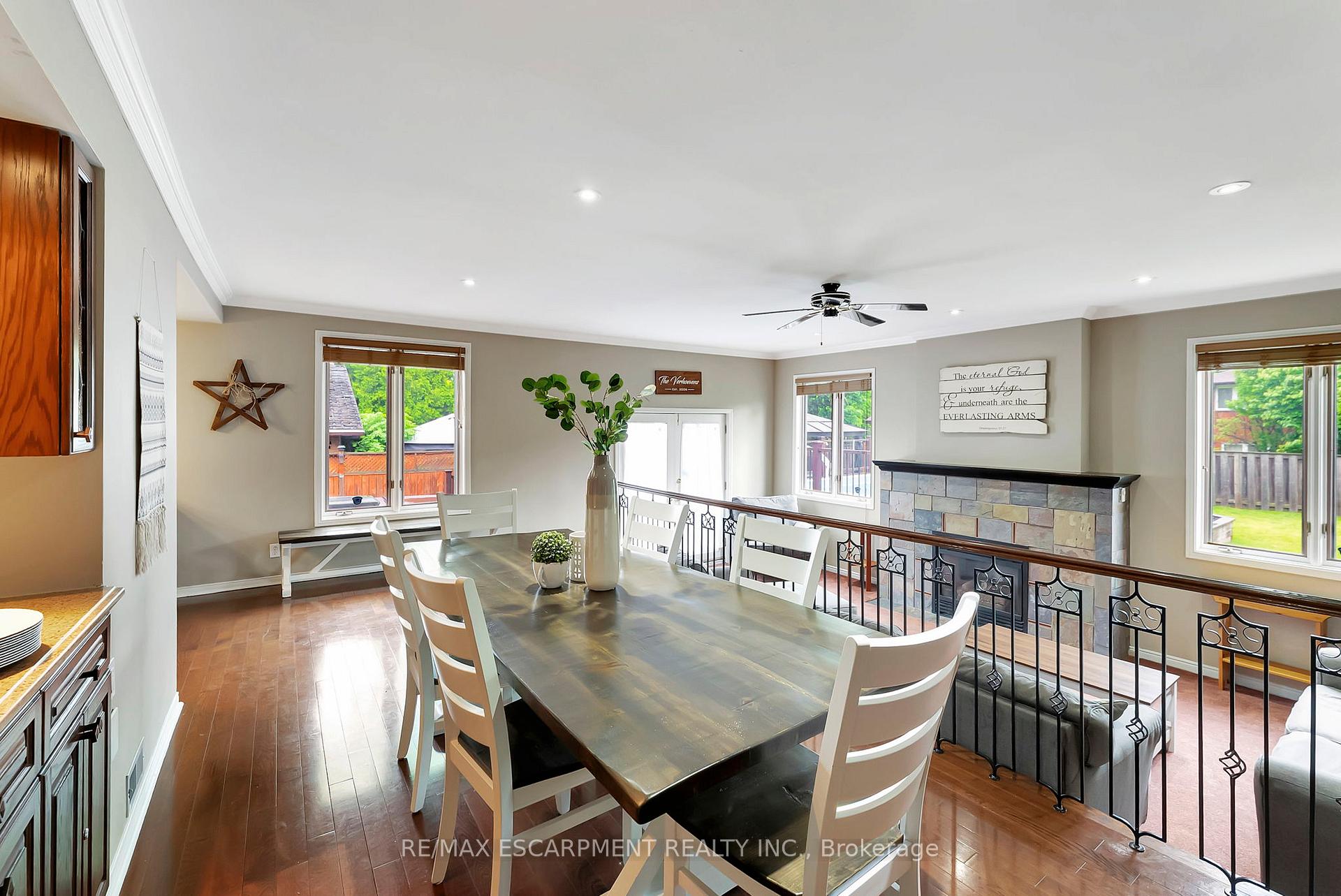 Photo 2 of 187 Darlington Drive, Hamilton, Gilbert — HOMEH