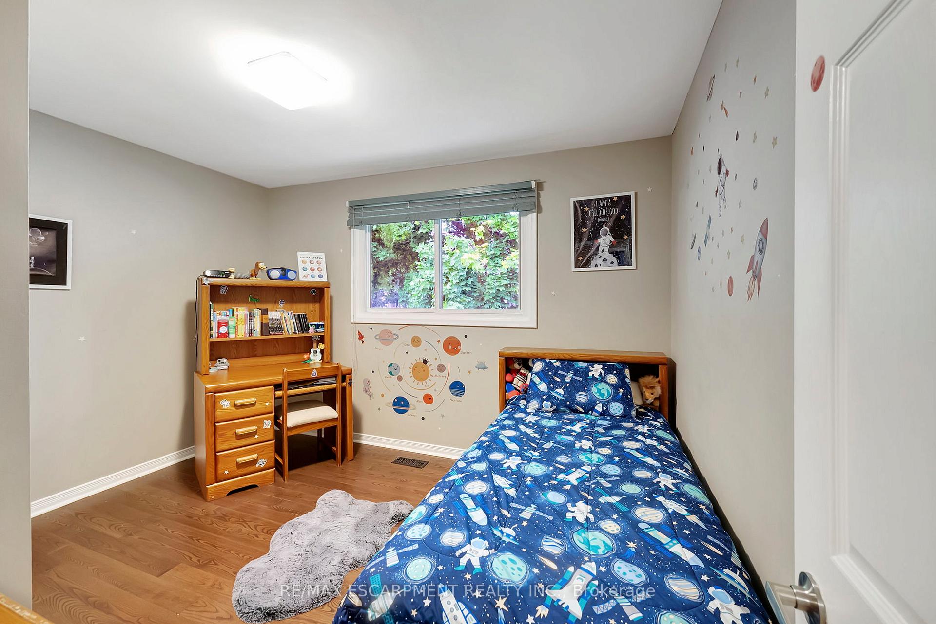 Photo 21 of 187 Darlington Drive, Hamilton, Gilbert — HOMEH