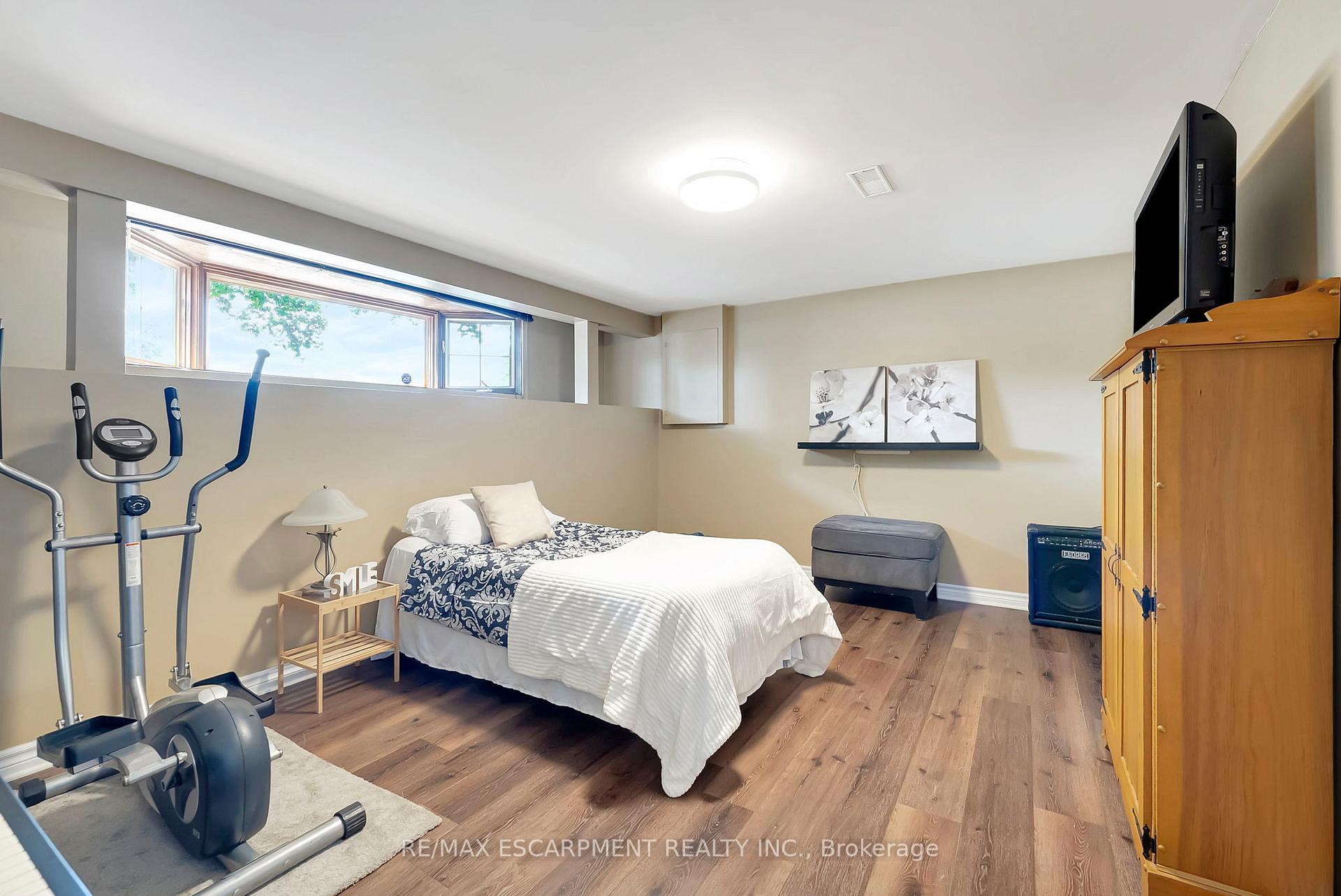 Photo 41 of 187 Darlington Drive, Hamilton, Gilbert — HOMEH