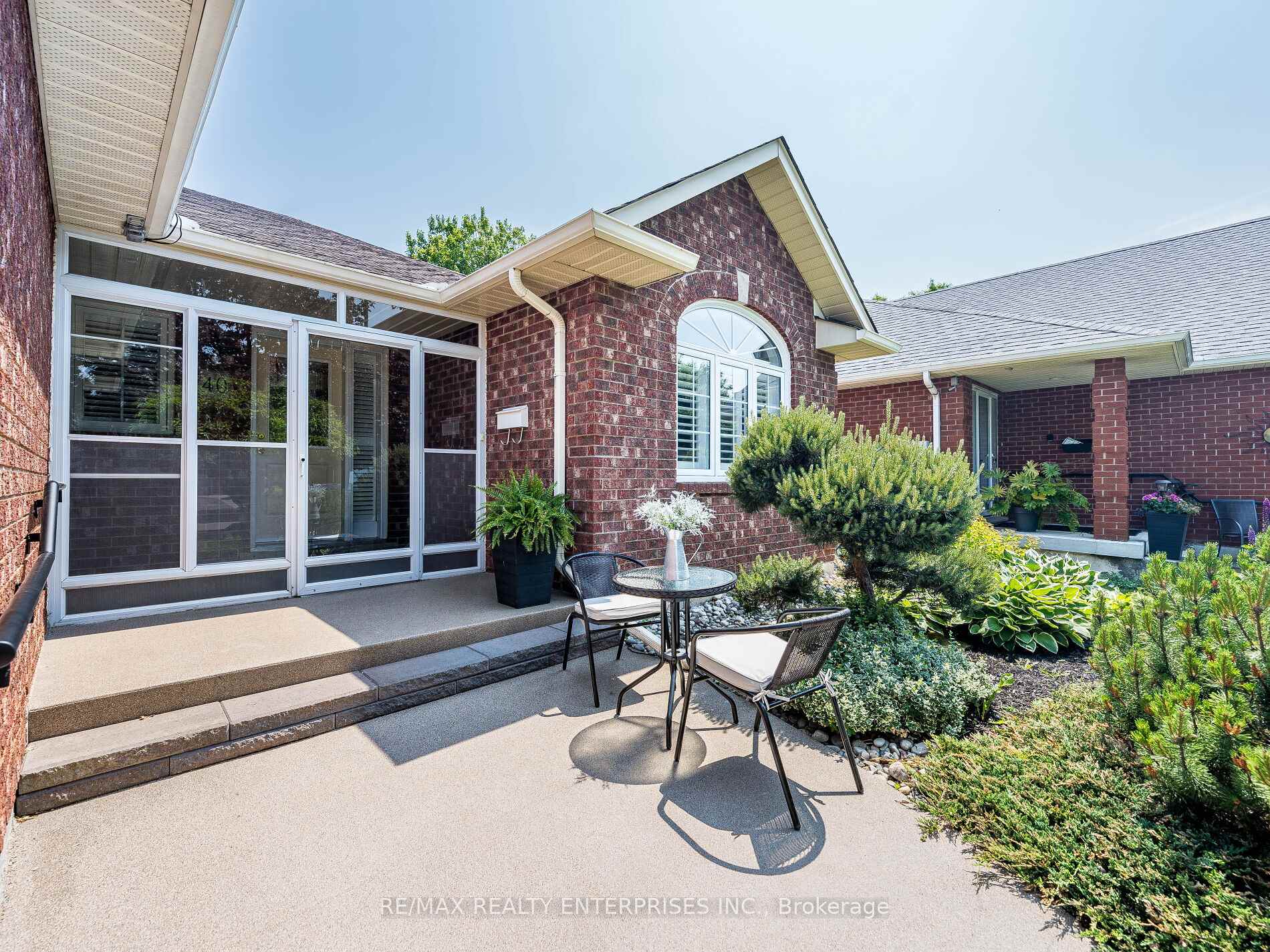 Photo 9 of 40 Longyear Drive, Hamilton, Waterdown — HOMEH