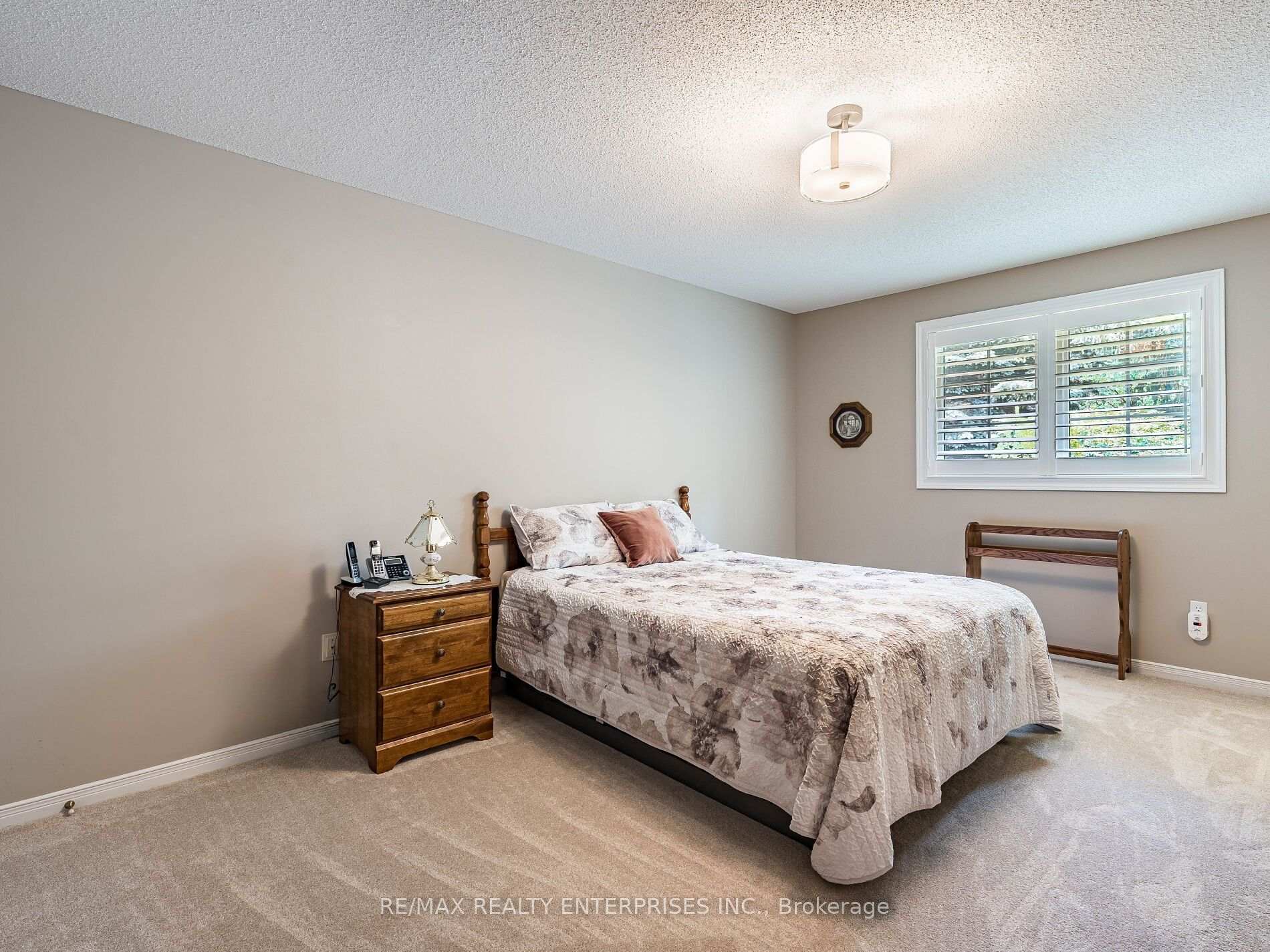 Photo 13 of 40 Longyear Drive, Hamilton, Waterdown — HOMEH